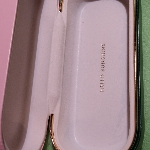 Sun glass case - Picture 3 of 4